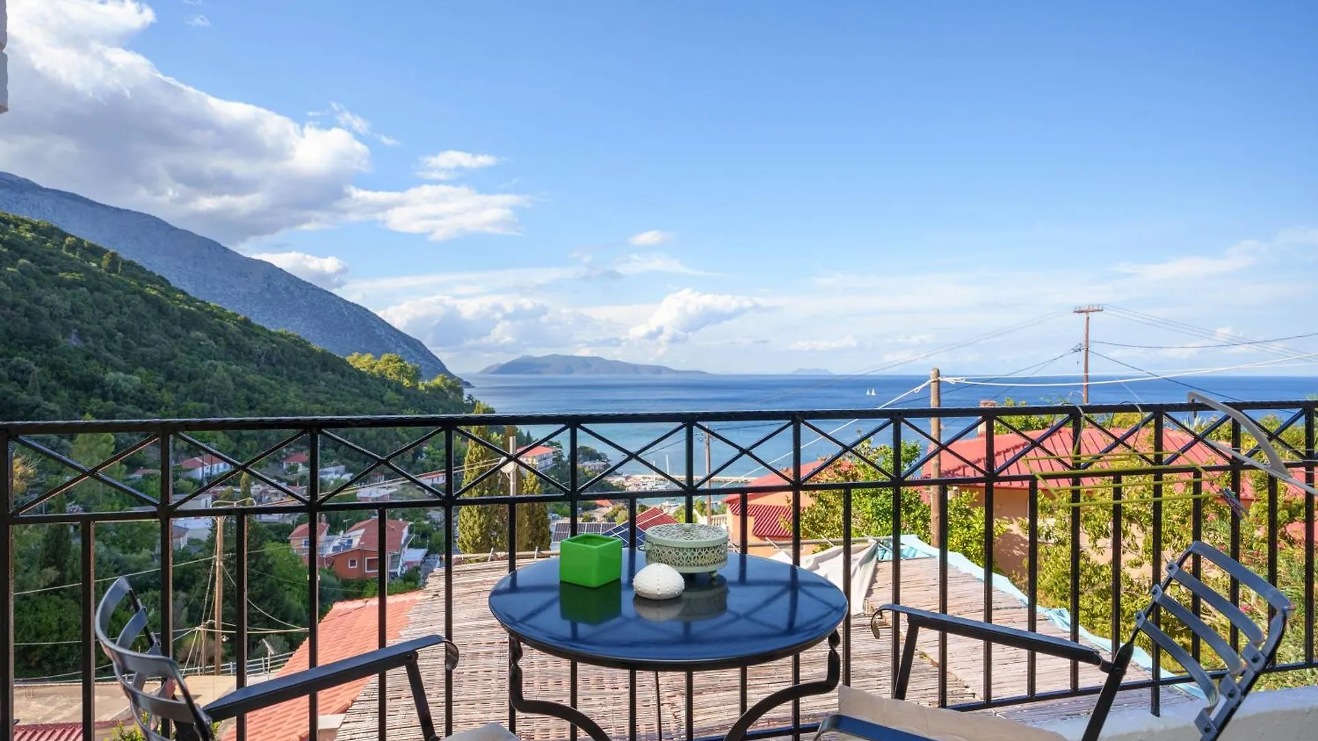 Giannatos' Studios - Makis Poros  Poros (Kefalonia)